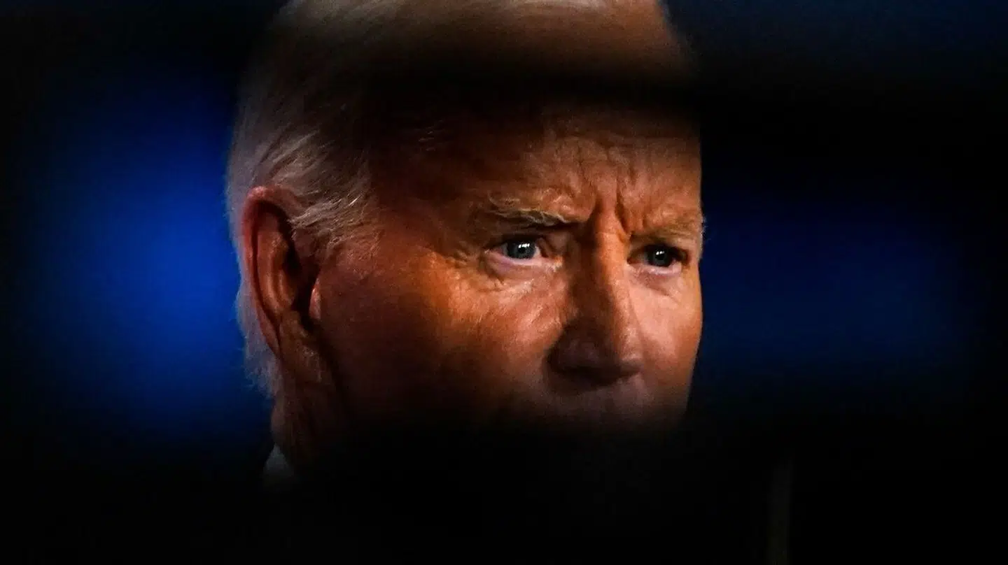 Joe Biden holdt natten til fredag sit første solo-pressemøde i flere måneder.