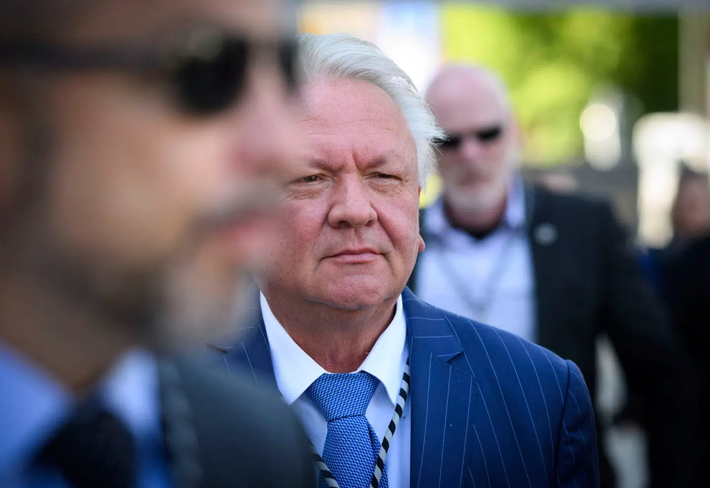 Han er topchef for Tysklands største våbenproducent, Rheinmetall AG. De seneste måneder har Armin Papperger været under beskyttelse af politi og sikkerhedsvagter. I denne uge forstod vi for alvor hvorfor.