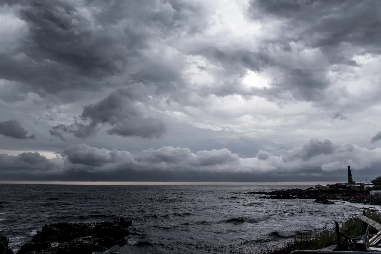 På Bornholm er der fortsat risiko for, at der falder op mellem 50 og 80 millimeter regn - endnu mere lokalt - fra fredag aften til lørdag aften. (Arkivfoto).