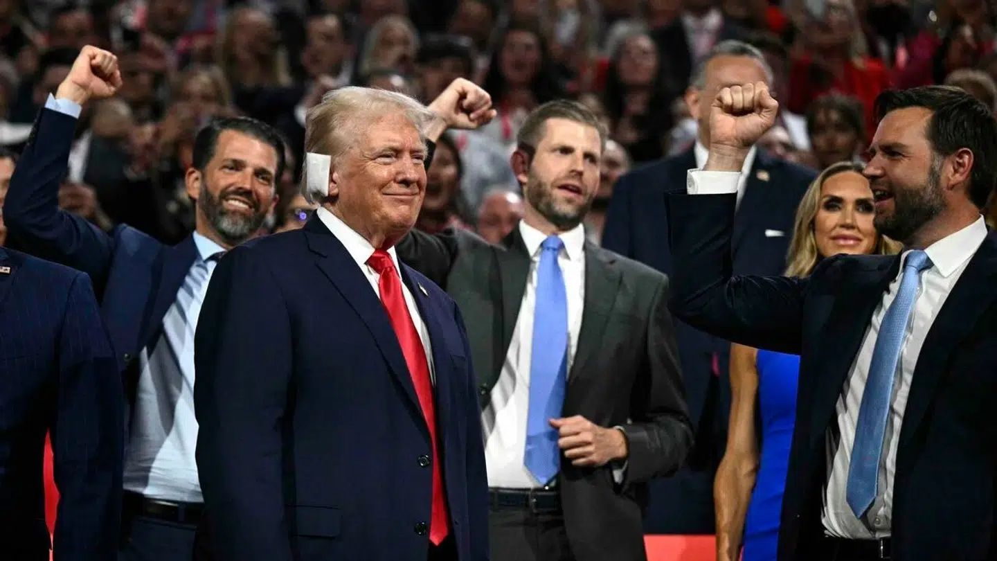 Donald Trump dukkede – til stor jubel – op til republikanernes konvent natten til tirsdag dansk tid.