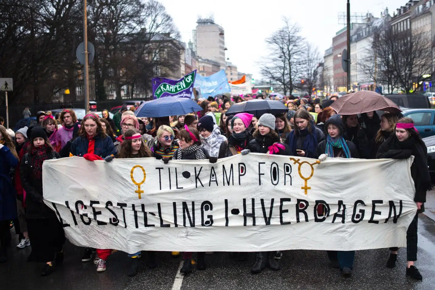 Kønsdebatten foregår alt for ofte med et feministisk udgangspunkt uden at rumme andre kritiske holdninger, mener Christian Korsgaard. Billede fra demonstration 8. marts 2017.