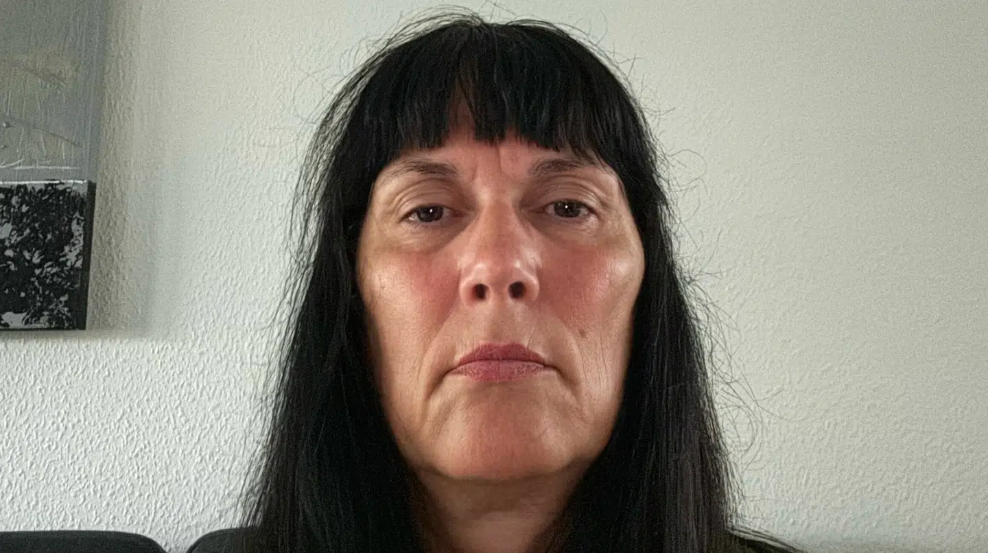 »Jeg sad og så fjernsyn, og ud af det blå, begyndte jeg at få sløret syn, ja, jeg begyndte også at se dobbelt,« siger Vibeke Petersen, der siden februar har taget Wegovy.