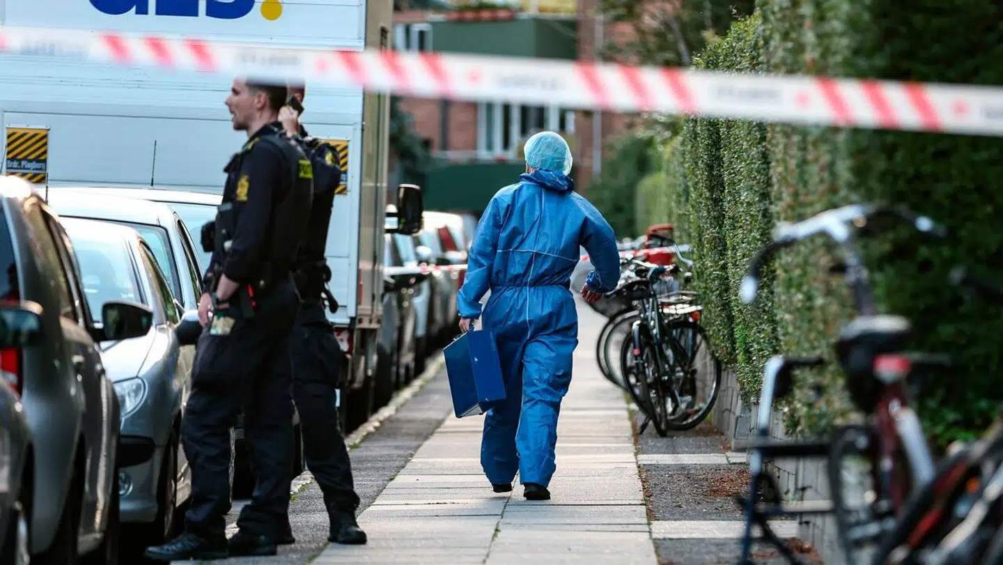 Politiet er til stede ved Smedetoften i København, i forbindelse med et knivstikkeri torsdag d. 18 Juli 2024