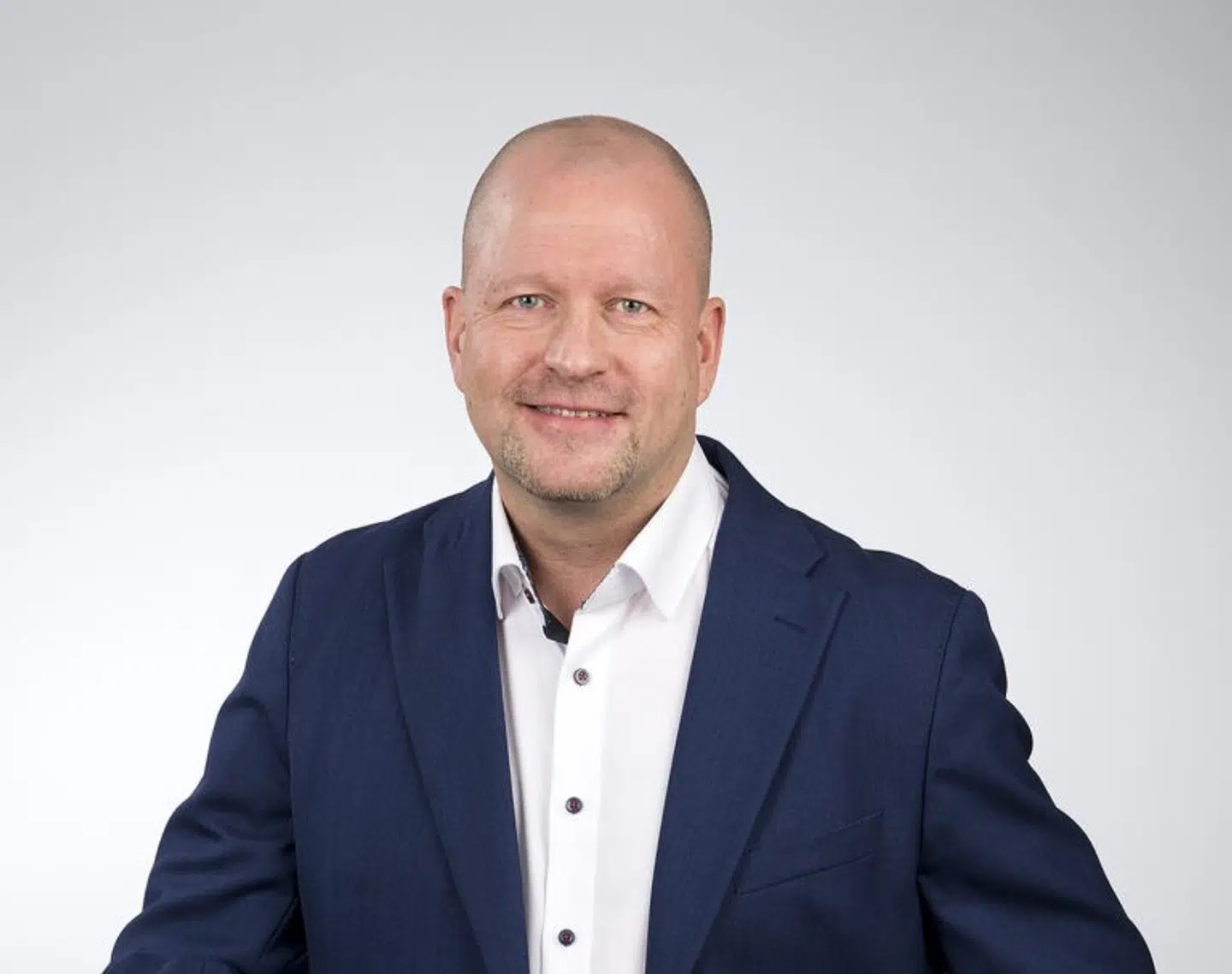 Timo Vornanen er vant til at bære våben, da han tidligere har været politibetjent.