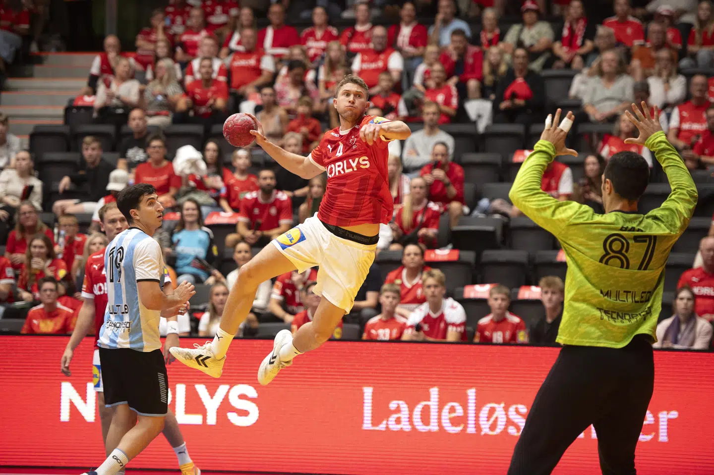 Magnus Landin og resten af landsholdet scorede i store perioder efter behag mod argentinerne.