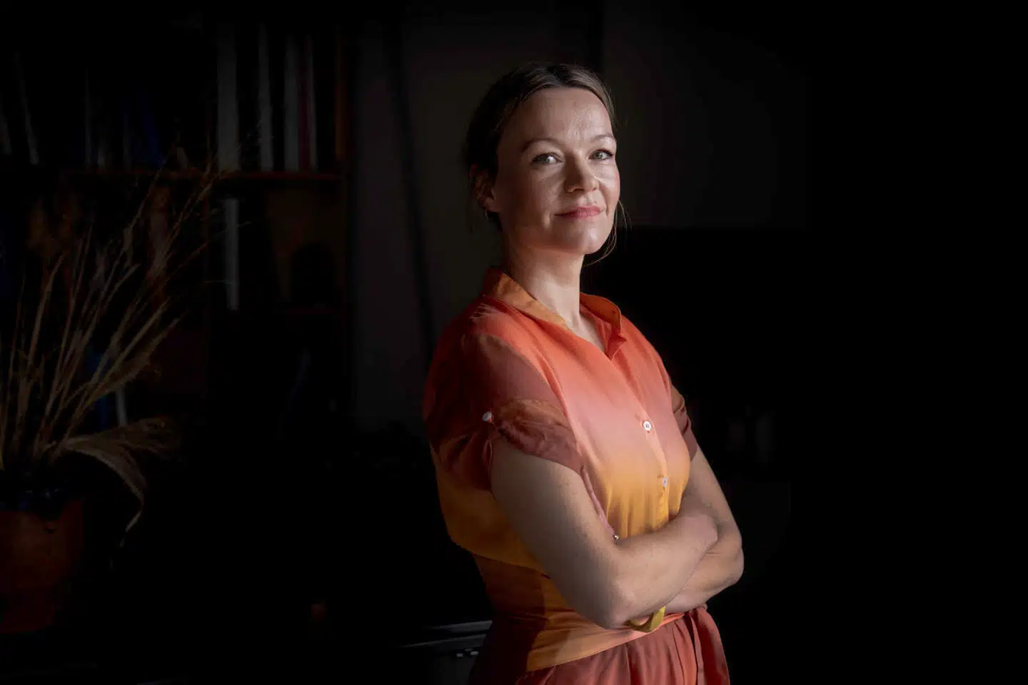 Caroline Rønne opdagede for nogle år siden, at hendes kollega i samme stilling tjente meget mere end hende. Derfor besluttede hun sig for at blive klogere på lønforhandling. Og så forhandlede hun sig til en lønstigning på 60 procent samt en bonus på 200.000 kroner.