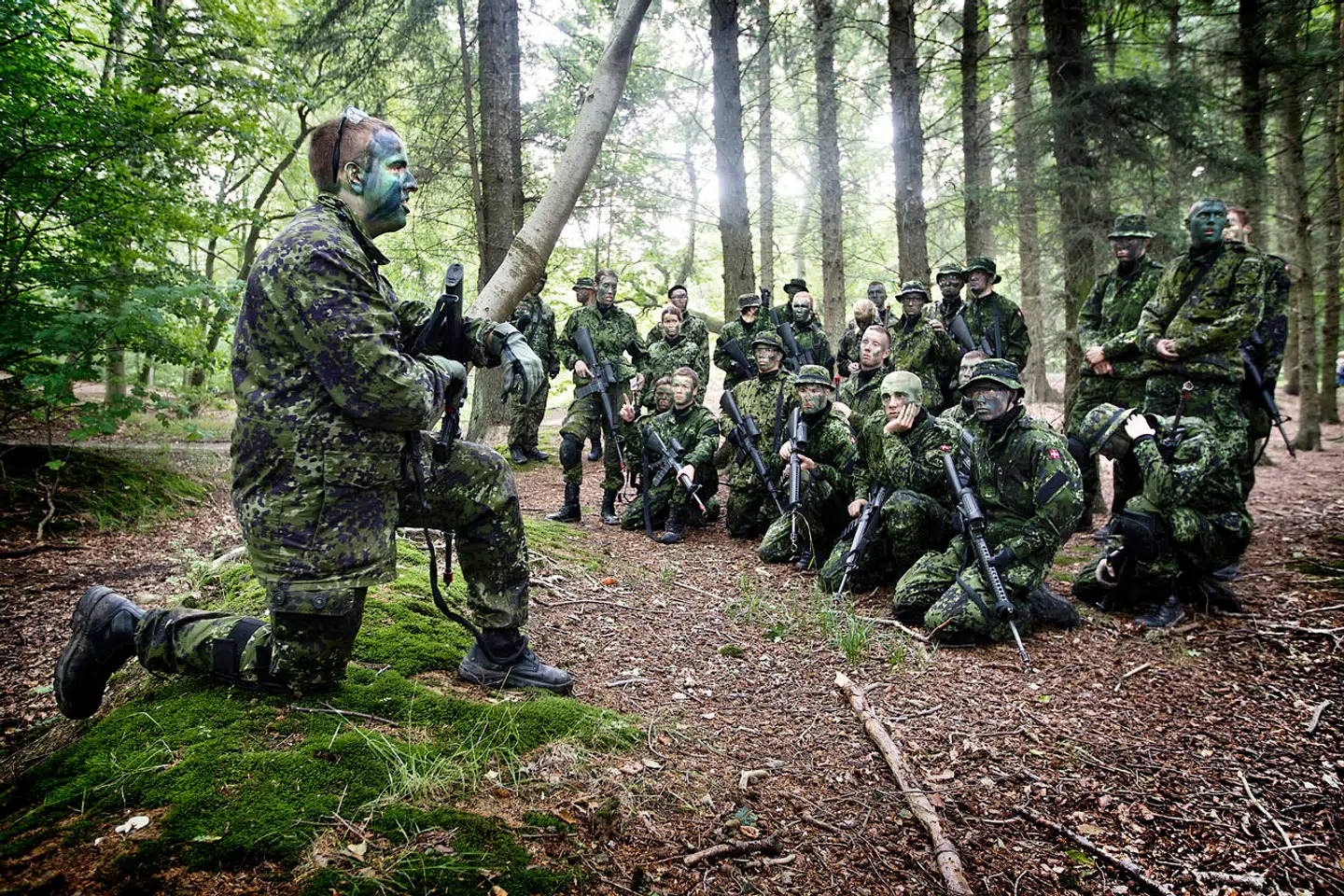 Overalt arbejdes der på at skaffe flere værnepligtige for at kunne imødegå truslen fra Rusland. Men flere NATO-lande kæmper med, hvordan det skal foregå i praksis.
