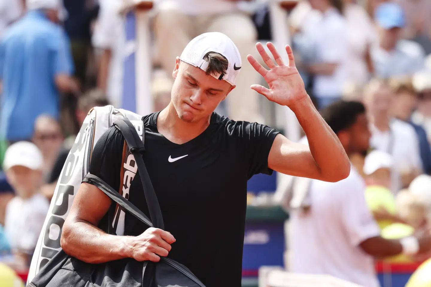 Holger Rune er skadet i håndleddet kort før OL. (Arkivfoto).