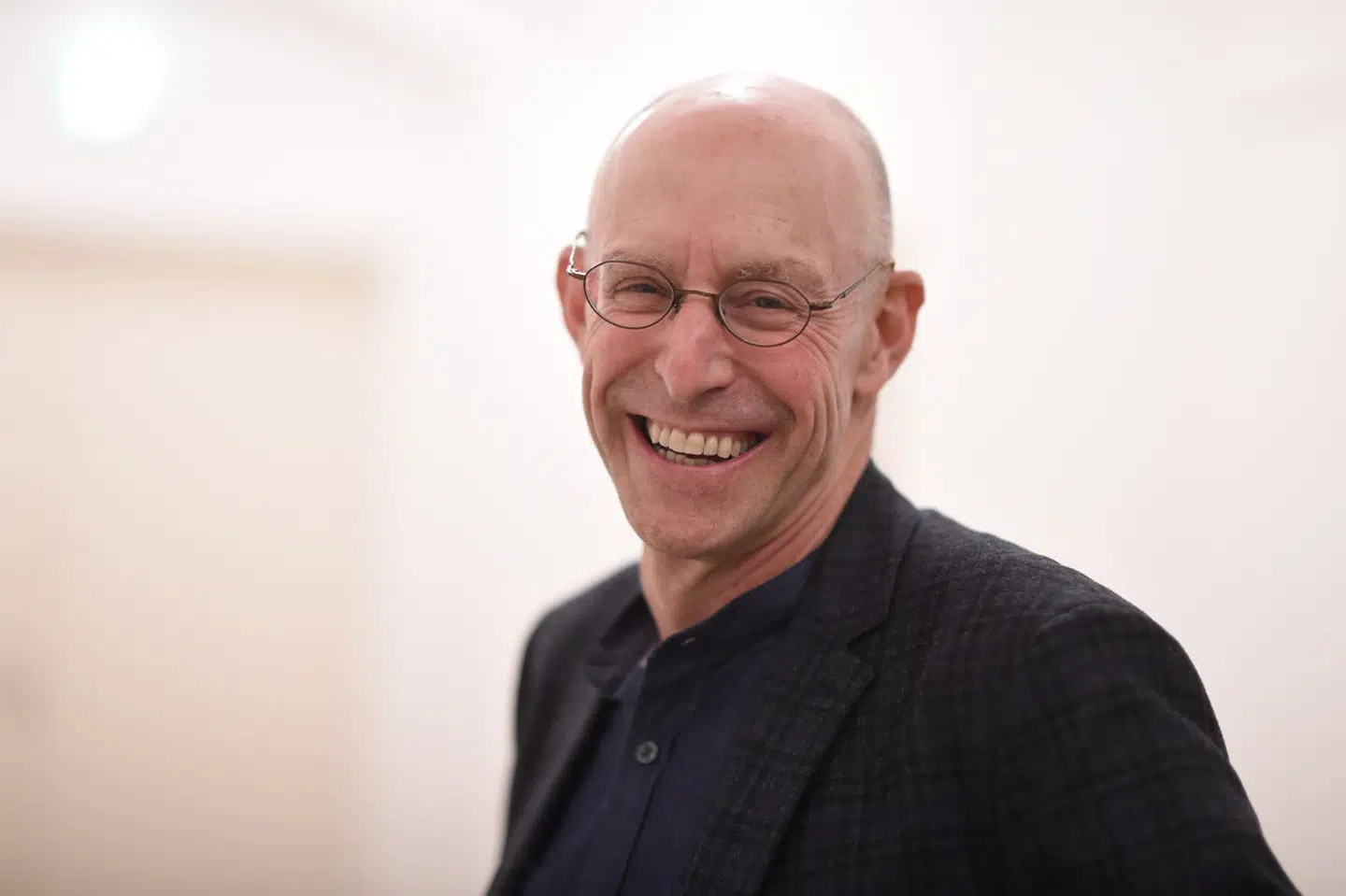 Michael Pollan er blevet kendt for sine bøger og dokumentarer om mad. Nu er bogen »Madregler« udkommet på dansk.