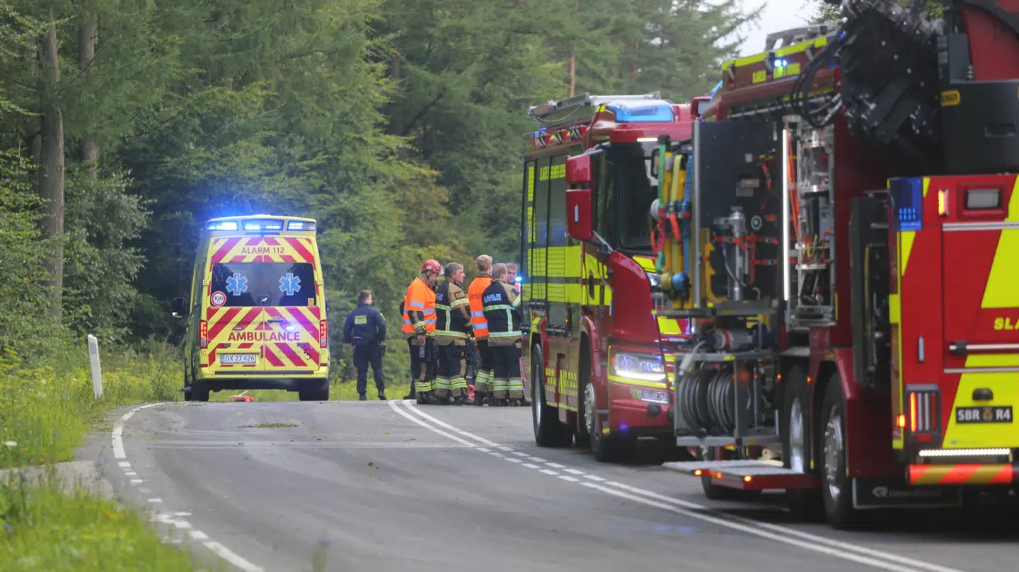 En person er kørt på sygehuset efter en trafikulykke på Kalundborgvej ved Sorø tidlig tirsdag morgen.