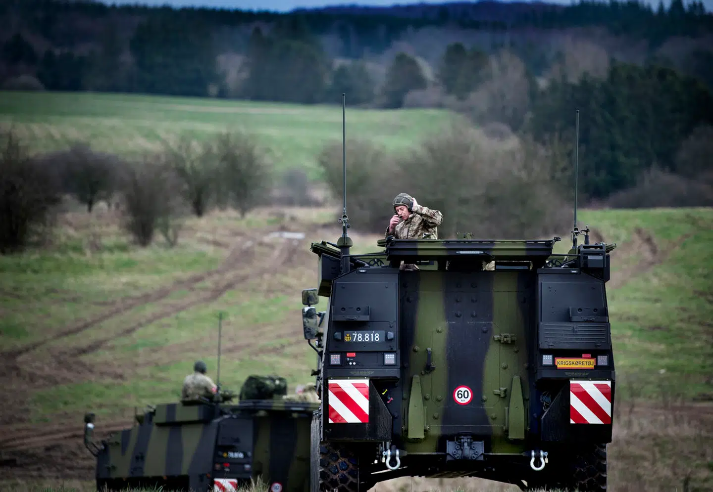 »Et tæt samarbejde mellem Forsvaret, produktionsdanmark og vores vidensinstitutioner bør være en del af kernen i fremtidens forsvar,« skriver Claus Jensen.