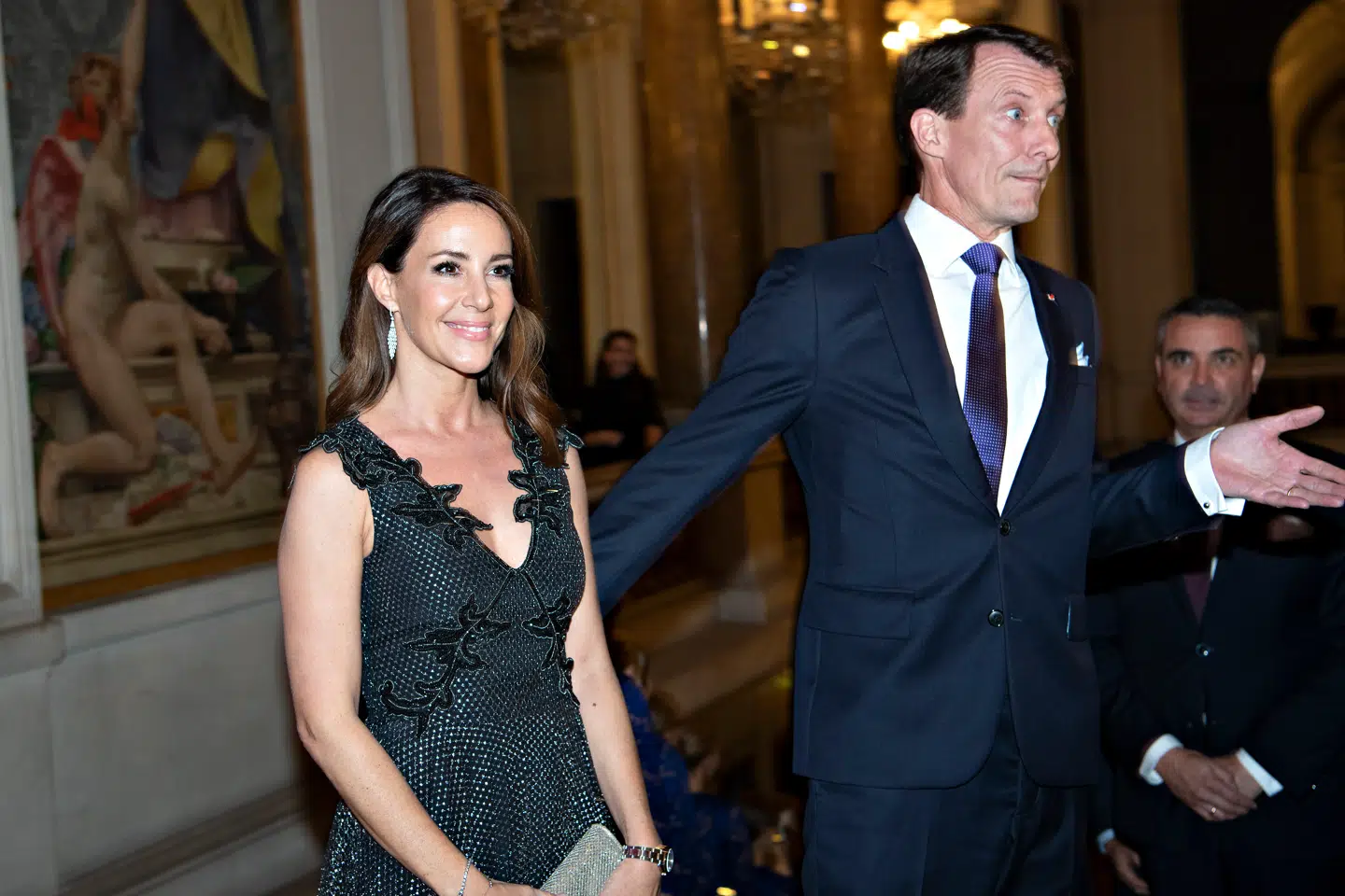 Mens prins Joachim blev tydeligt irriteret, smilede prinsesse Marie pænt til pressen, da snakken faldt på prinsens apanage.