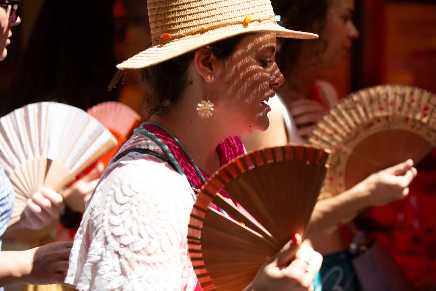 En kvinde køler ned under hedebølge i Palermo på den italienske ø Sicilien i sidste uge.