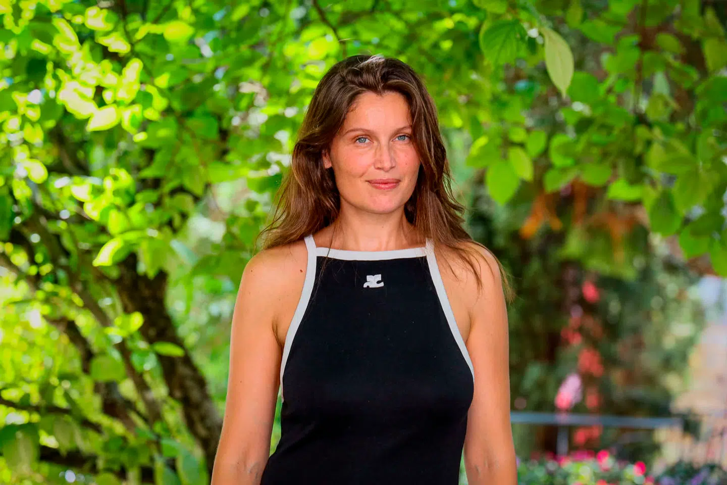 Laetitia Casta var en af 1990ernes store »it girls«, og i 1990erne vandt hun en landsdækkende afstemning om at stå model til en ny buste af Marianne, som er symbolet på den franske republik.