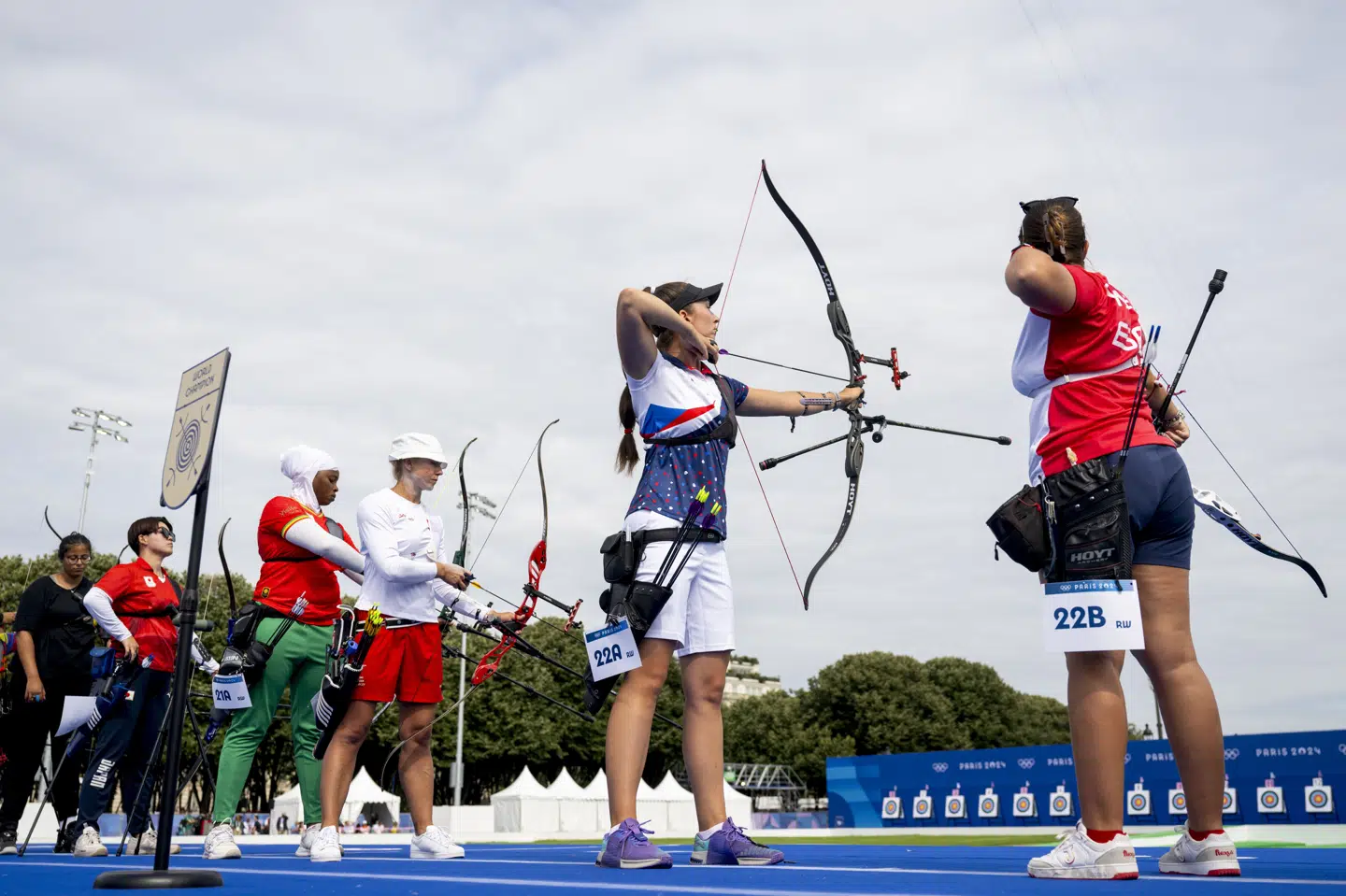 Bueskytterne var i aktion dagen før åbningsceremonien i Paris. Danske Kirstine Danstrup Andersen blev nummer 56 ud af 64 deltagere i rangeringsrunden.