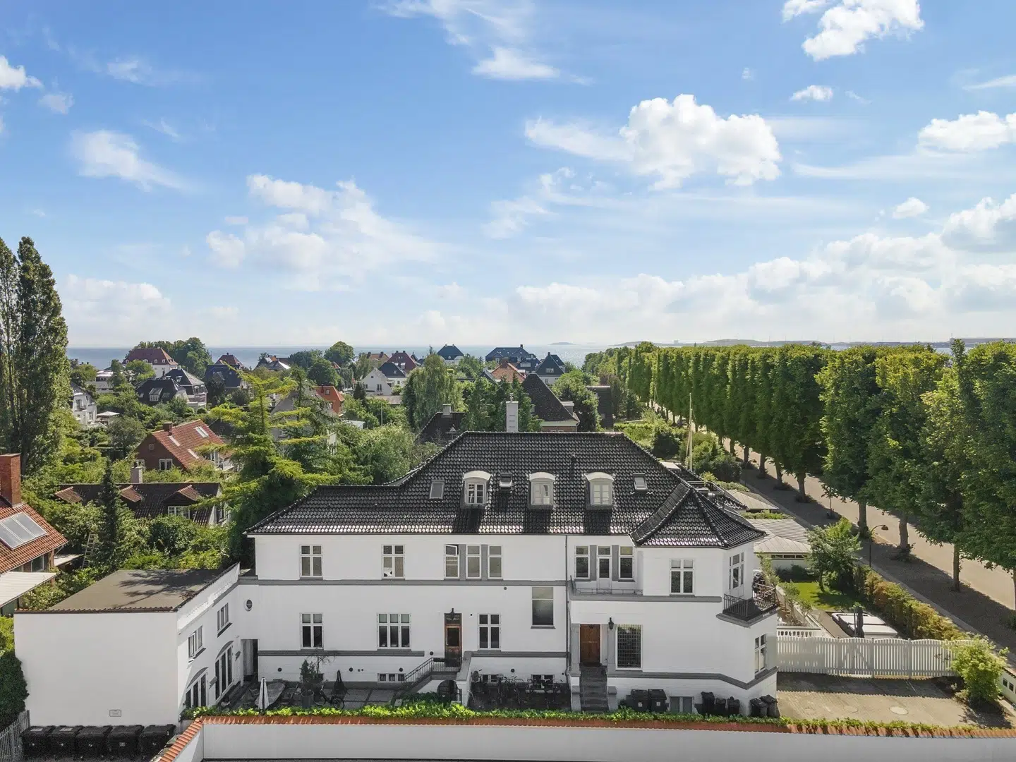 Villaen i Hellerup er 1.268 kvadratmeter stor.