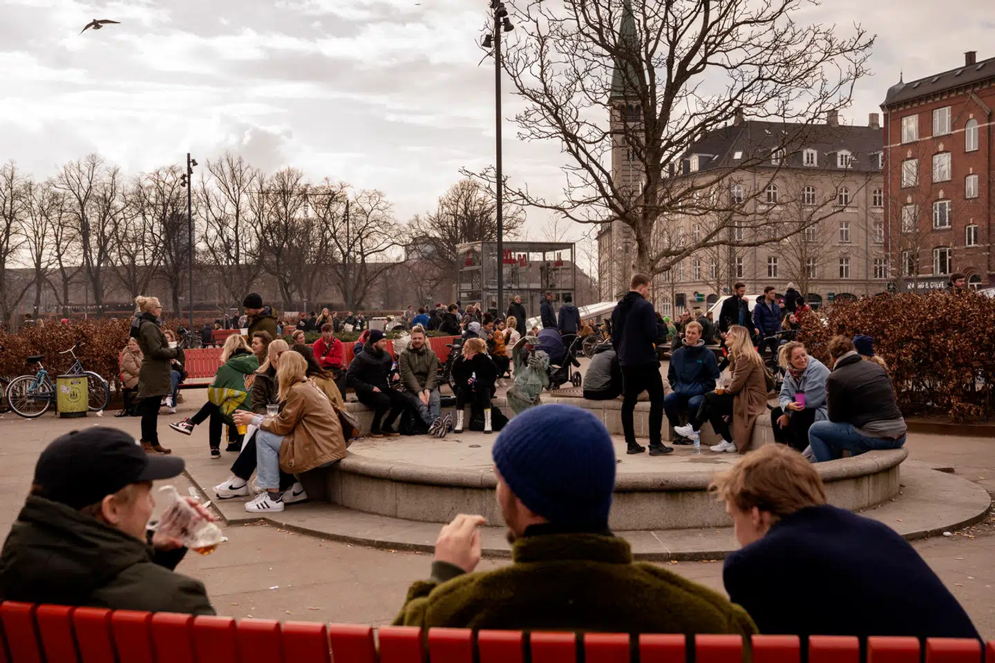 »Når unge mænd mener, at ligestillingen er gået for vidt, så er det fordi, at unge kvinder i dag favoriseres over unge mænd,« skriver Alexander Sokol.