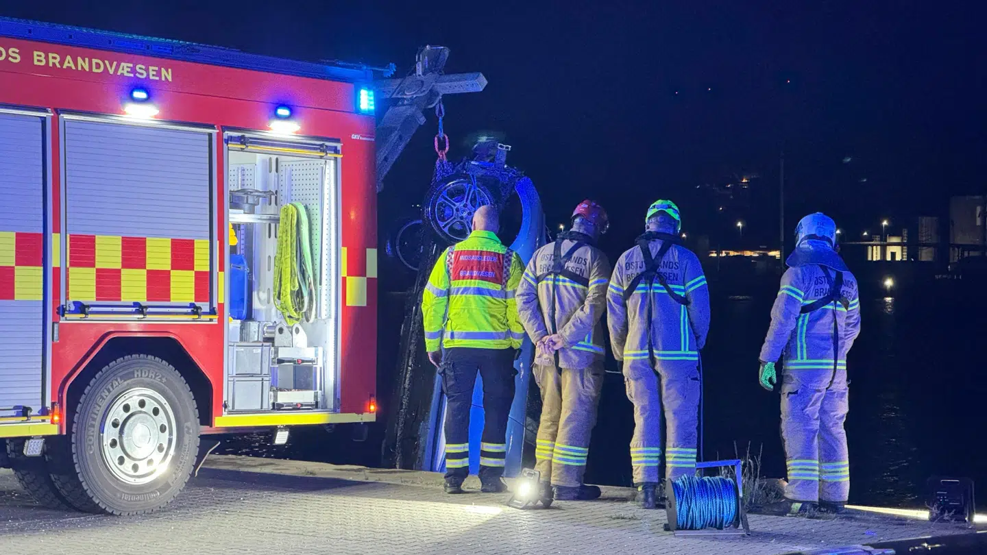 En 65-årig mand er død, efter han søndag aften kørte i Aarhus Havn.