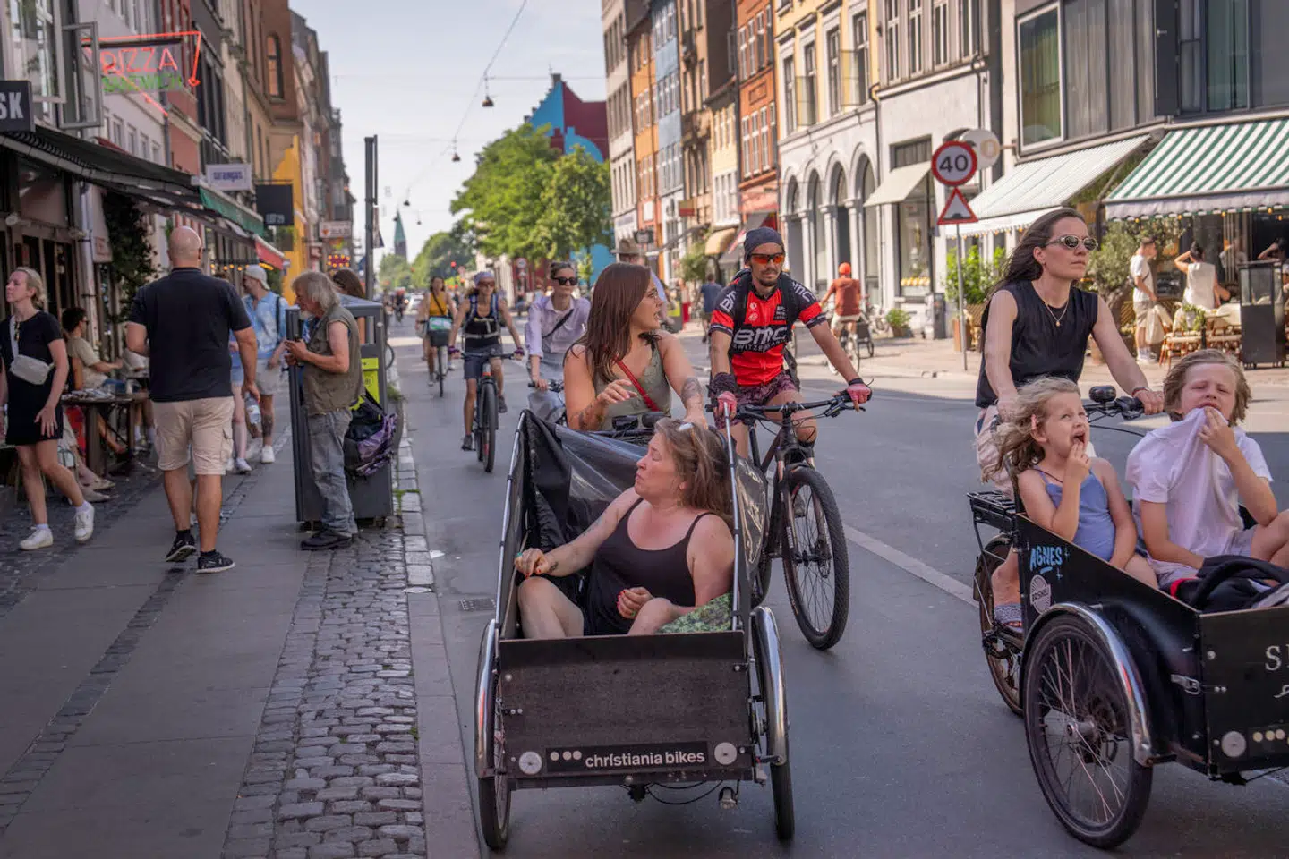 Konsekvensen af de mange Airbnb-turister er for små lejlighedsforeninger et højt antal gennemtræk af hotelbeboere, der kun har en kortvarig og overfladisk tilknytning til boligforeningen, mener Helle Hansen.