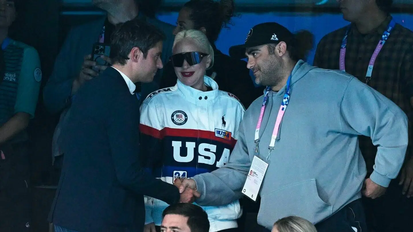 Her bliver Michael Polansky introduceret som Lady Gagas forlovede.