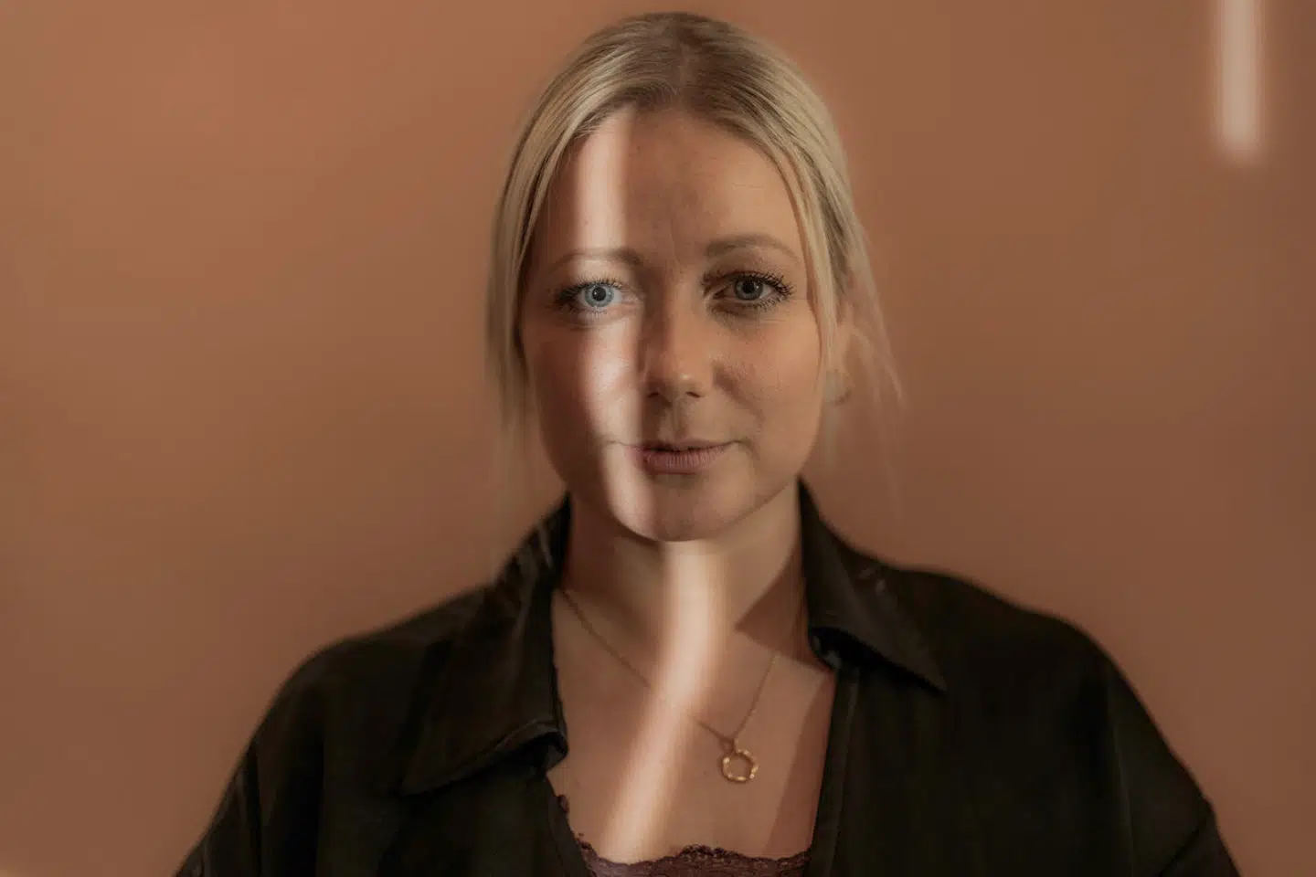 Et tilkøb i Legoland vækker harme, men folketingsmedlemmet Sólbjørg Jakobsen (LA) mener, debatten er ganske uskøn.