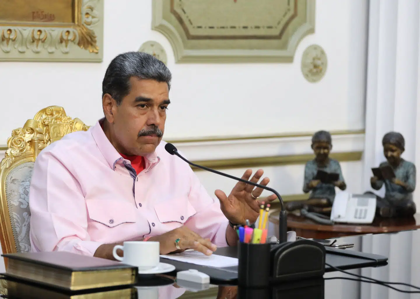 Venezuelas præsident, Nicolás Maduro, fejrede sin valgsejr natten til mandag. Men både Venezuelas opposition, en række nabolande og USA er yderst skeptiske over for de officielle resultater.
