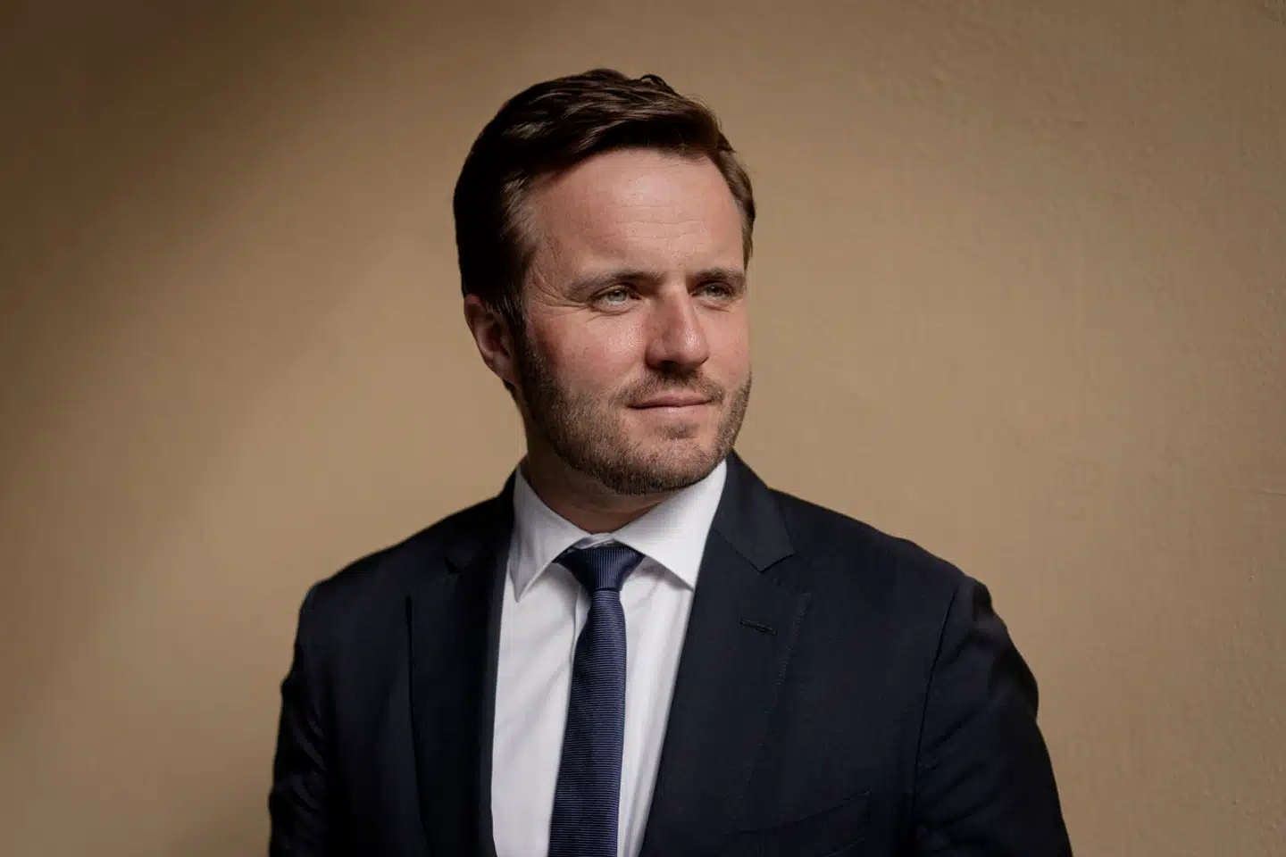 Det var Simon Kollerup (S), der som erhvervsminister stod fadder til statsgarantien for boliglån i udvalgte kommuner i udkanten. Det var et dårligt gennemtænkt løfte, skriver Thomas Bernt Henriksen i denne leder.