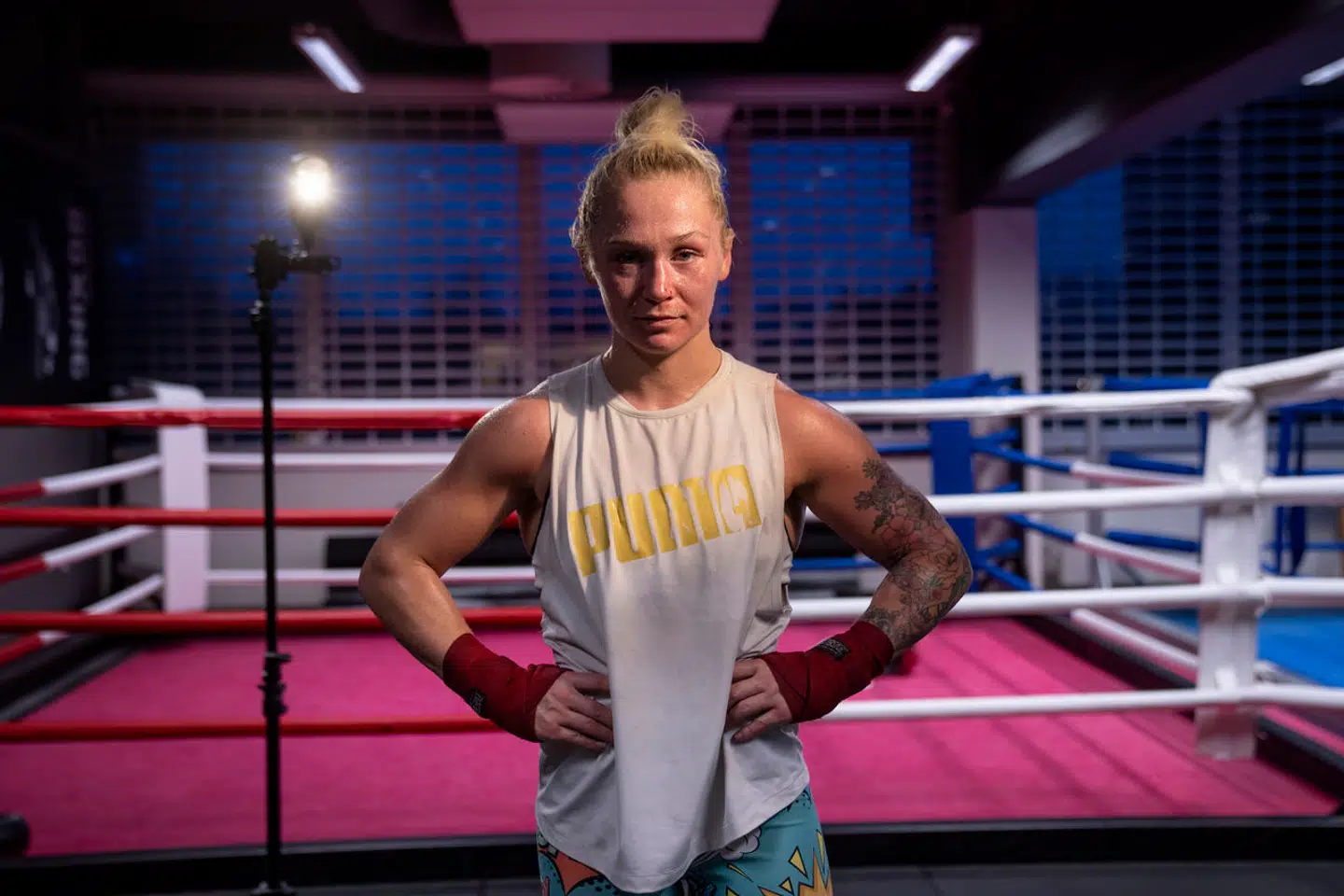 Dina Thorslund har siden 2015 været professionel bokser og er i dag dobbelt verdensmester i bantamklassen i forbundene World Boxing Council (WBC) og World Boxing Organization (WBO).