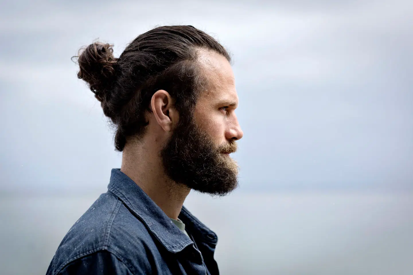 Jesper Nøddesbo er tidligere landsholdsspiller for håndboldherrerne. I dag træner han blandt andet et ungdomshåndboldhold.