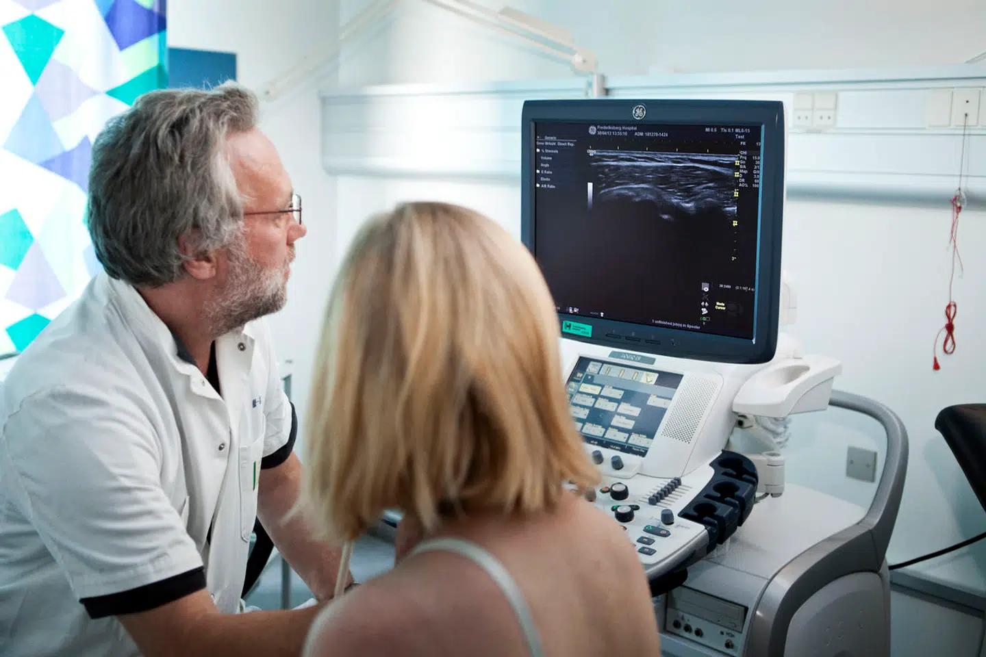 Vi har brug for politisk handlekraft med et højere ambitionsniveau for kvinders sundhed, mener Marianne Lynghøj og Peder Søgaard-Pedersen. Arkivfoto: Personerne på billedet har intet at gøre med indholdet af kommentaren.