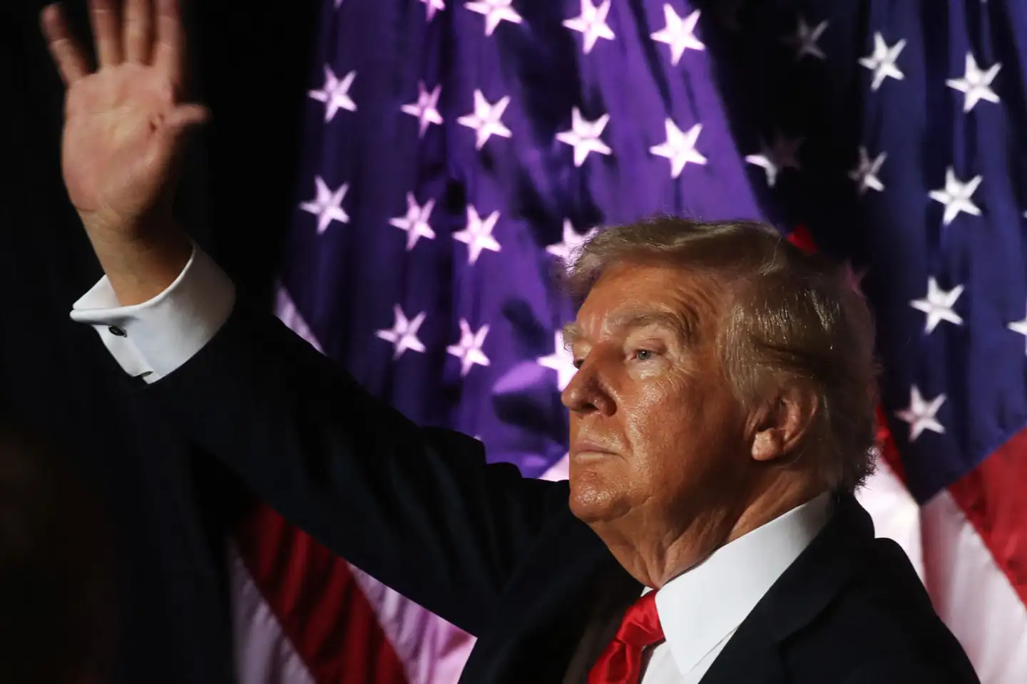 Republikanernes præsidentkandidat, Donald Trump, skriver på sit medie Truth Social, at han er klar til at debattere Kamala Harris på Fox News den 4. september.