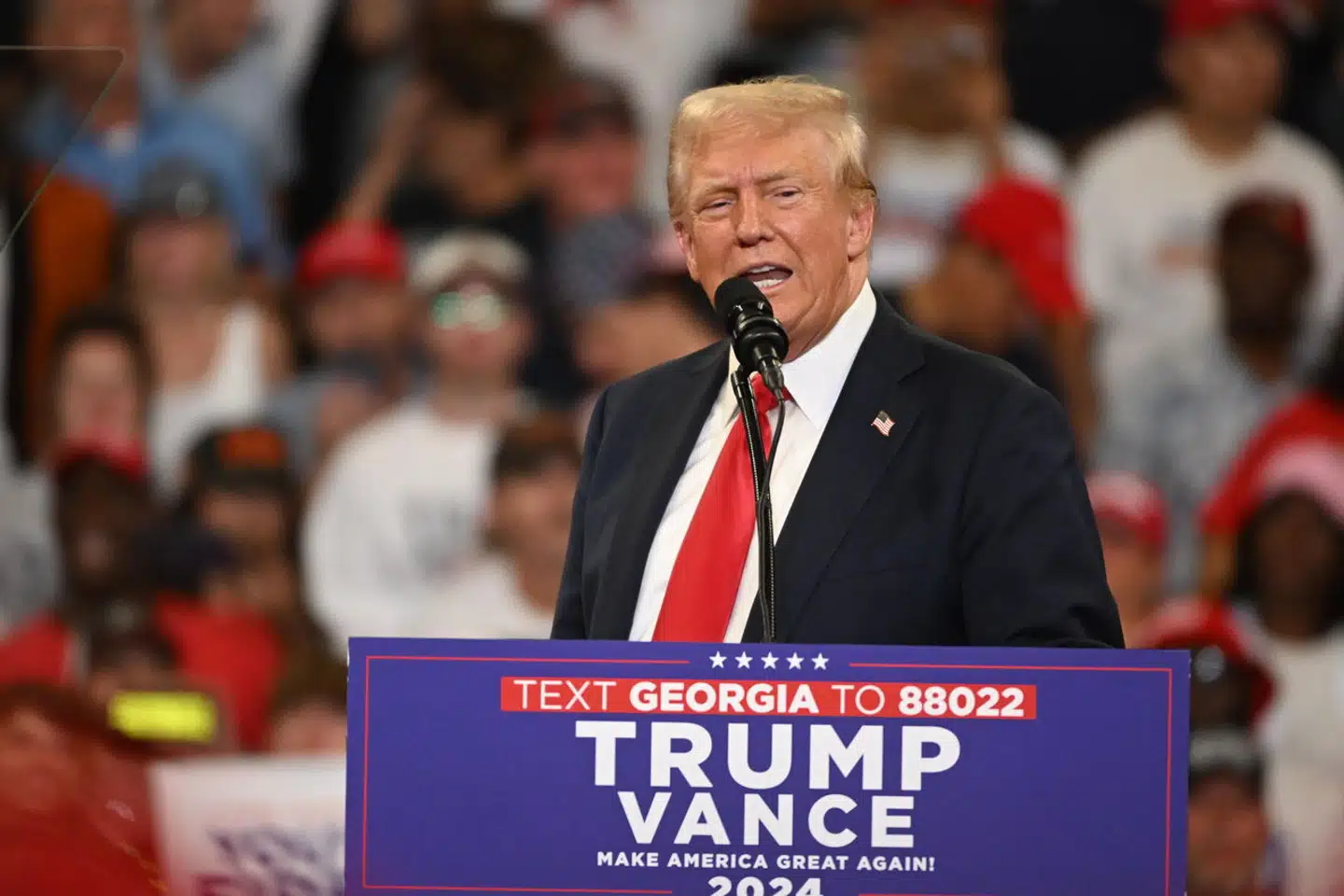 Lørdag aften holdt Donald Trump et vælgermøde i delstaten Georgia, hvor han gjorde grin med Kamala Harris' navn.