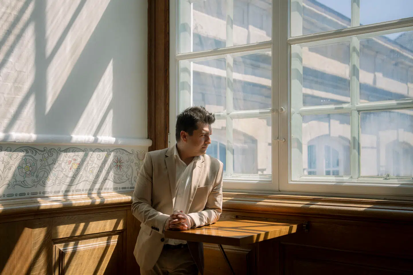 Mohammad Rona er udlændinge- og integrationsordfører for Moderaterne. Han har afghansk baggrund og fredag oplevede han at blive nægtet adgang til en natklub i Aalborg, fordi han er »brun«.