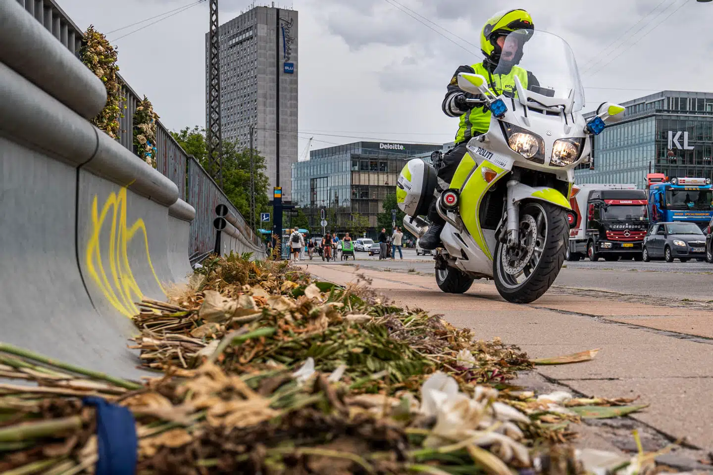 Jonas Lambæk Rasmussen savner svar på, hvorfor udleveringen trækker ud, og det forstår jeg, skriver Peter Hummelgaard i dette svar til ham og den trafikdræbtes familie.