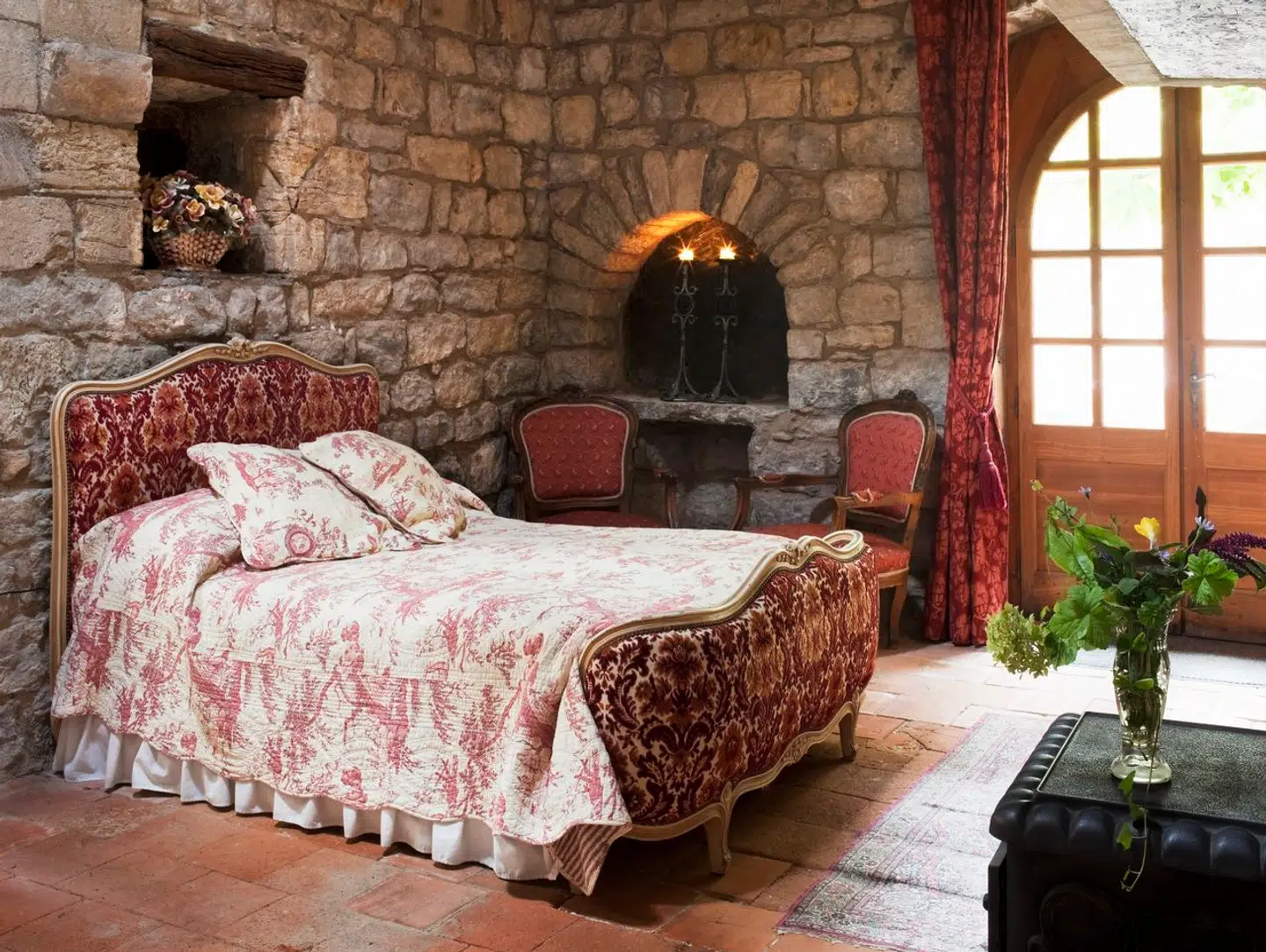 Hvile og god søvn er i højsædet, når vi rejser, og det indretter flere hoteller sig efter. For eksempel ved at tilbyde en »pudemenu«, så man selv kan vælge, hvor højt hovedet skal ligge.