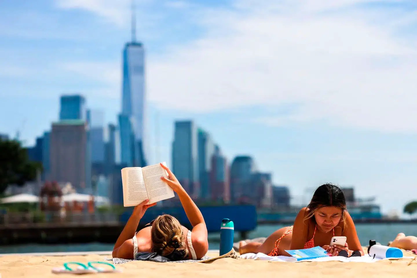 På trods af en meget omtalt venskabsrecession viser nyt studie, at de fleste amerikanere stadig har nære venner. Arkivfoto: Charly Triballeau, Scanpix