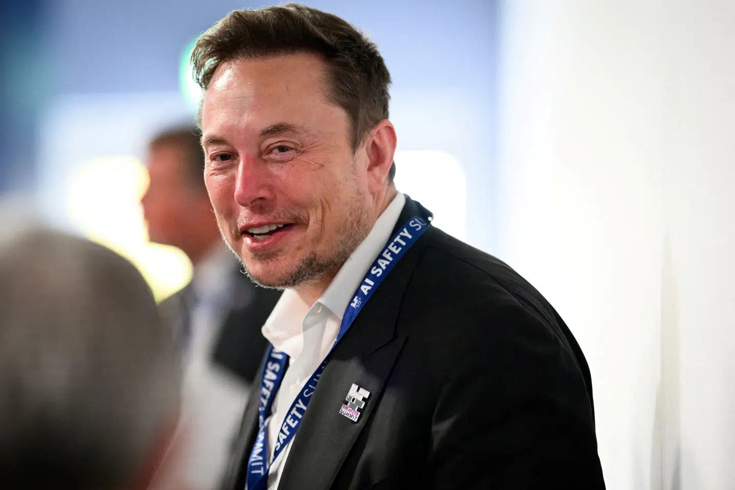 Annonceindtægter hos X tog i nogle måneder et dyk, efter at Musk købte selskabet i 2022. Nogle annoncører var tilbageholdende med at betale for reklamer på det sociale medie, da de frygtede, at deres selskaber ville stå side om side med skadeligt indhold. (Arkivfoto).