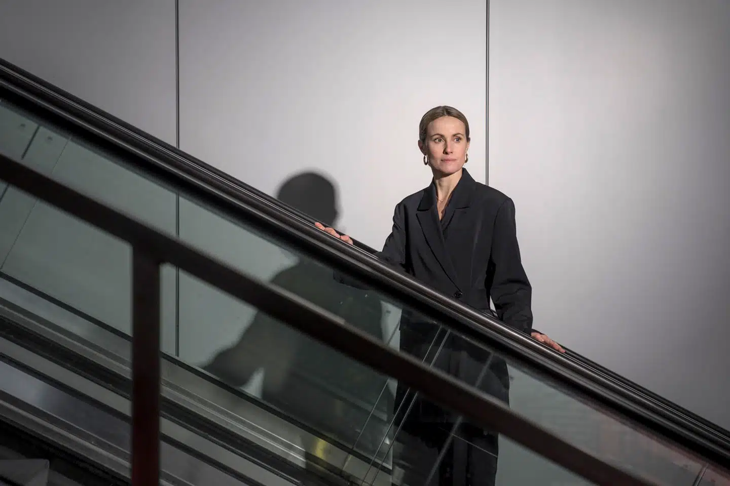 Cecilie Thorsmark er direktør for Copenhagen Fashion Week og forsøger, selvom modebranchen er i knæ, at presse de virksomheder, der deltager i modeugen til at gå i en mere bæredygtig retning. En strategi, der er blevet kaldt radikal.