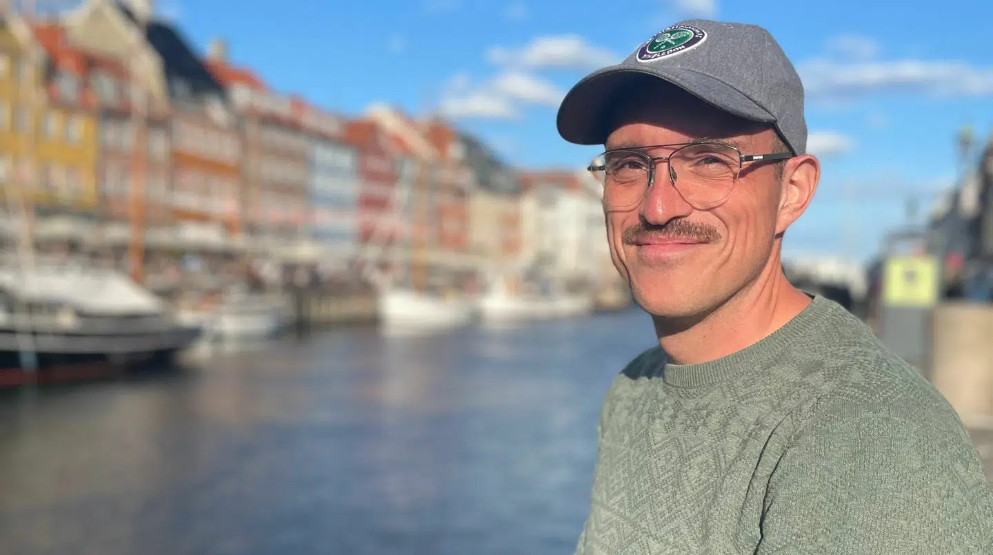 Kasper Pedersen har selv haft et anstrengt forhold til Pride, men på lørdag tager han begge børn med til børnepride. Privatfoto.