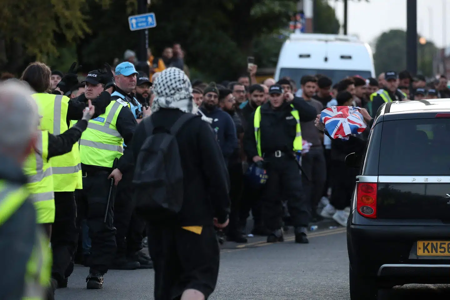 Billede fra Newcastle onsdag, hvor folk deltager i en moddemonstration efter voldelige optøjer på tværs af landet.