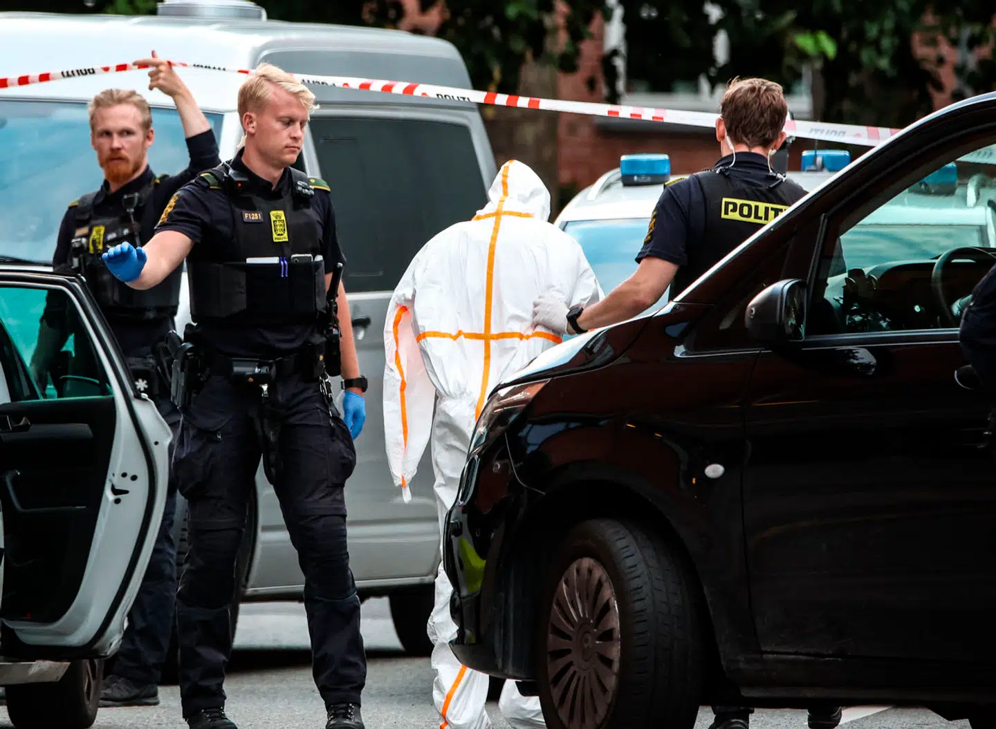 Mandag blev en person ramt af skud på Falkoner Allé på Frederiksberg. En 17-årig svensk teenager er sigtet i sagen, som blot er det seneste eksempel på unge svenskere, der hyres til at begå kriminalitet i København.