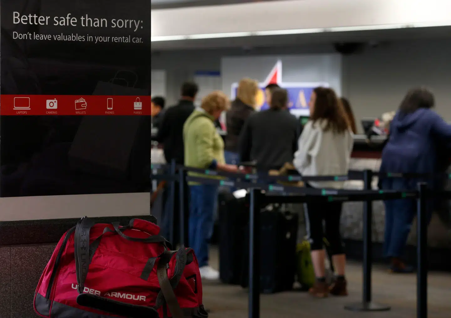 Netop i denne situation, når du står ved skranken i biludlejningen, er der risiko for, at regningen for lejebilen bliver større end planlagt.