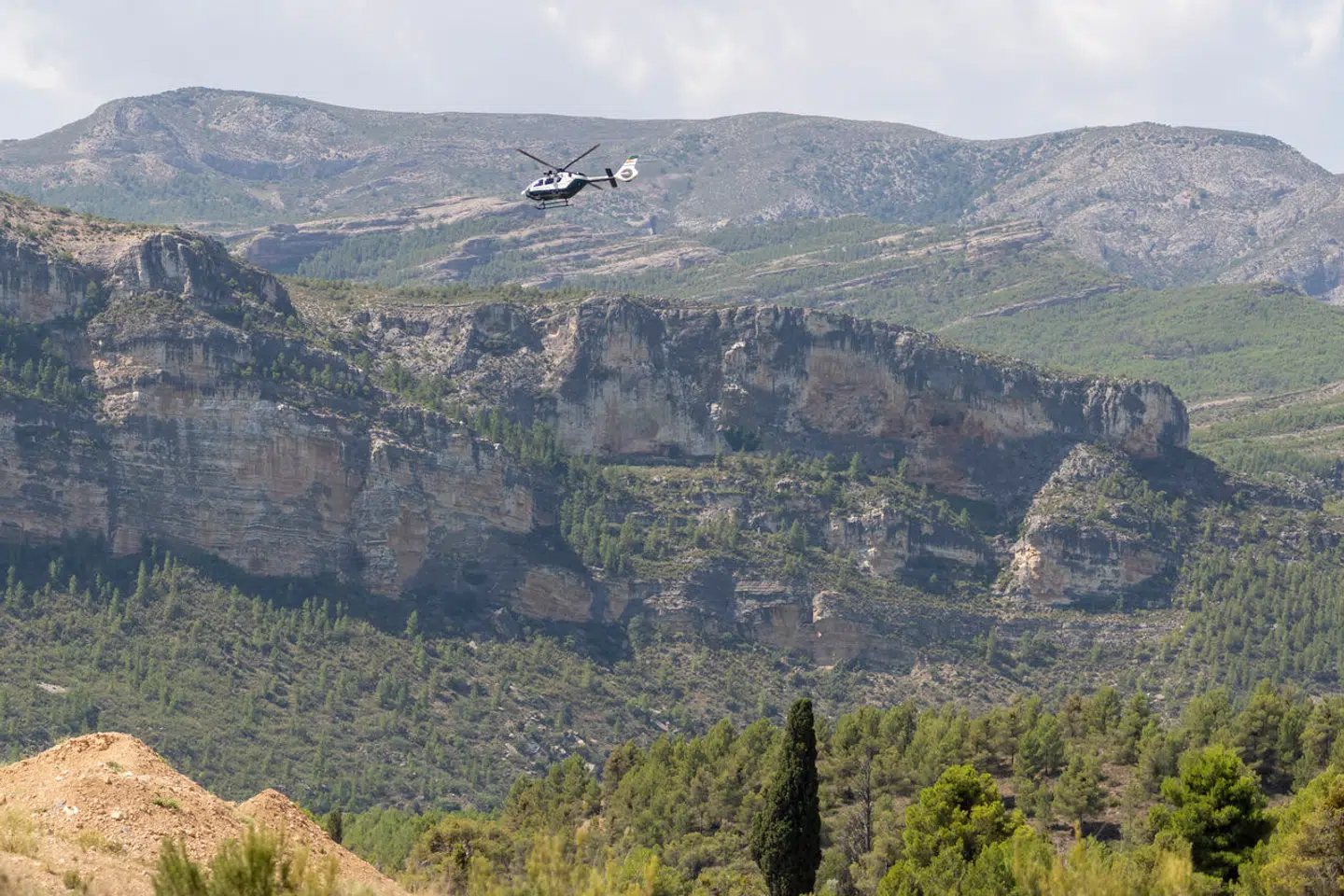 Teruel-provinsen i det nordøstlige Spanien egner sig særdeles godt til at opføre grøn infrastruktur som solcelleparker og vindmøller. Men naturen er vigtigere, mener en lokal bevægelse. Arkivfoto: Javier Escriche/AP/Ritzau Scanpix
