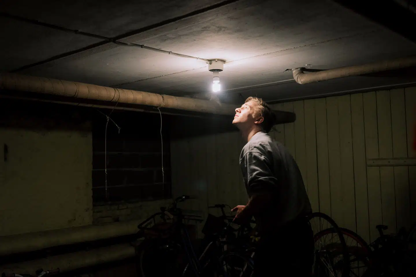 Søren Nørgaard er elektriker og uddannelsesordfører for Venstres Ungdom. Han mener, det er vigtigt, at unge knokler på deres arbejde og ikke tager »øvdage«.