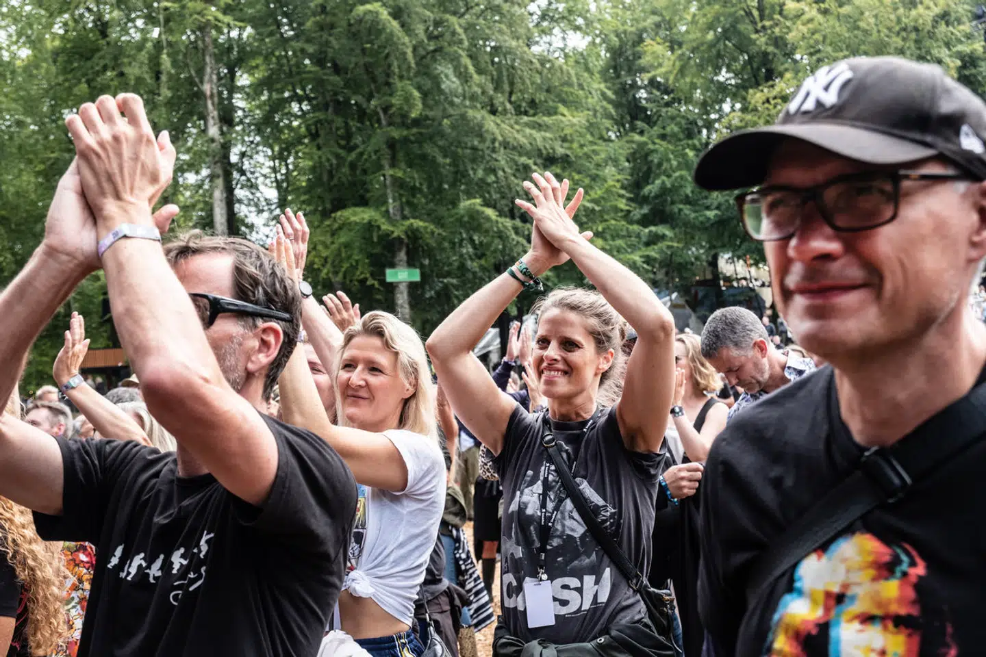 Tim Christensen og band jammede sig med varierende succes gennem deres åbningskoncert på Smukfest, som var noget affolket.