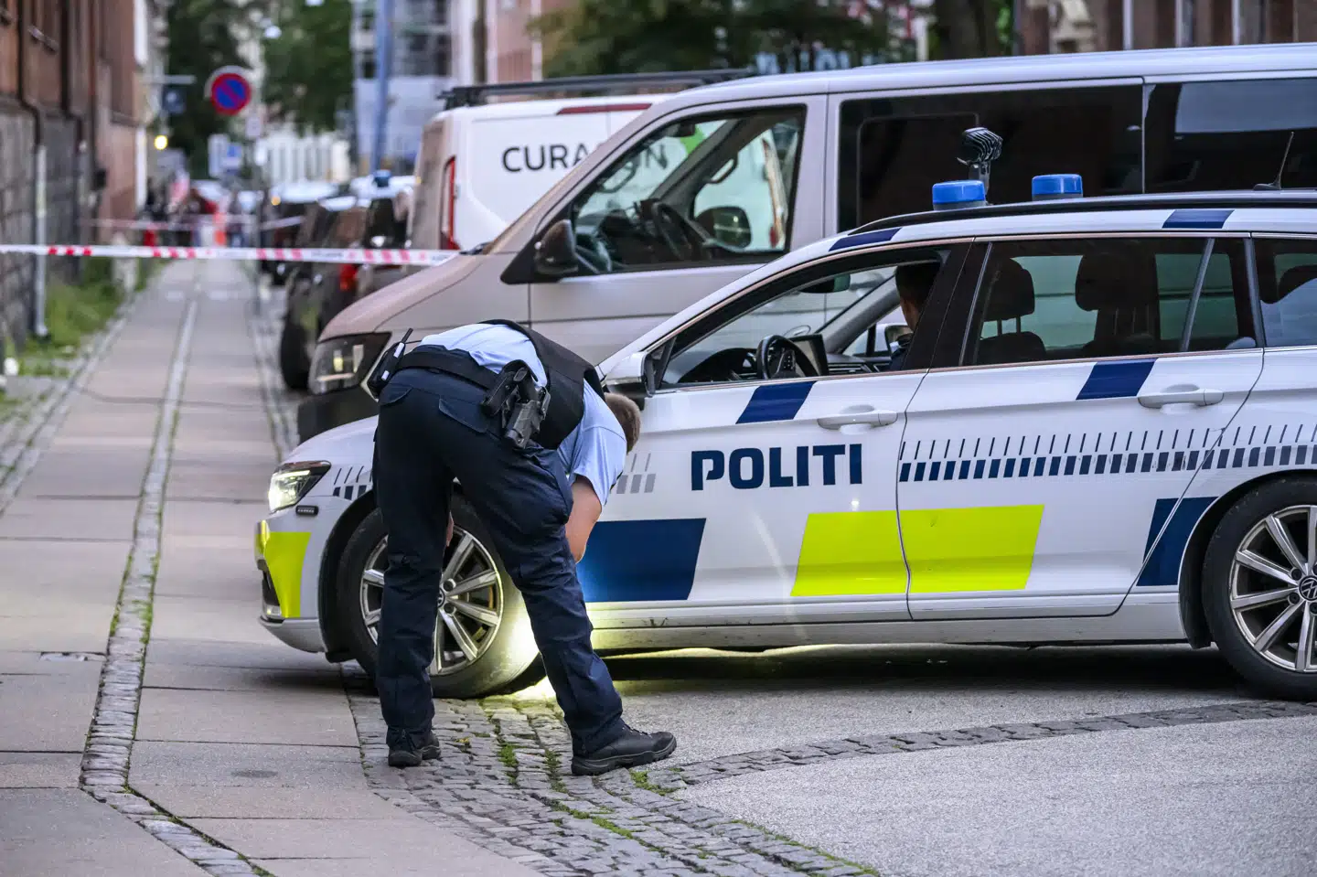 Politiet søgte med hunde og kriminalteknikere efter skyderiet på Nørrebro i København torsdag. En 43-årig mand mistede livet, mens en kvinde også blev ramt. (Arkivfoto).