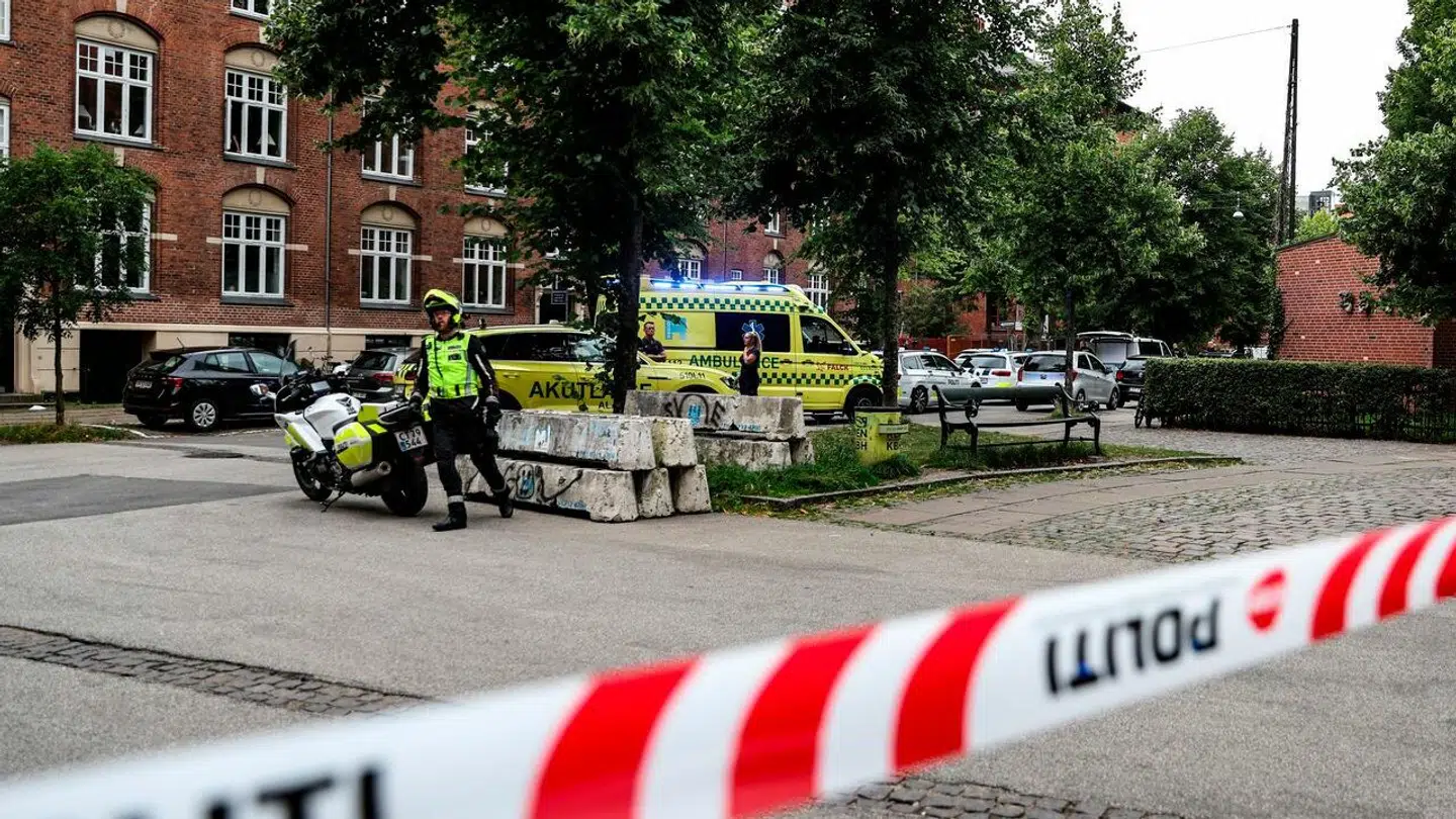 To ramt ved skudepisode på Hans Tavsens Gade på Nørrebro i København, torsdag den 8. august 2024. En 43-årig mand er dræbt, en 42-årig kvinde er også ramt, men meldes uden for livsfare, skriver dr.dk. Politiet er massivt til stede på Nørrebro i forbindelse med episoden.