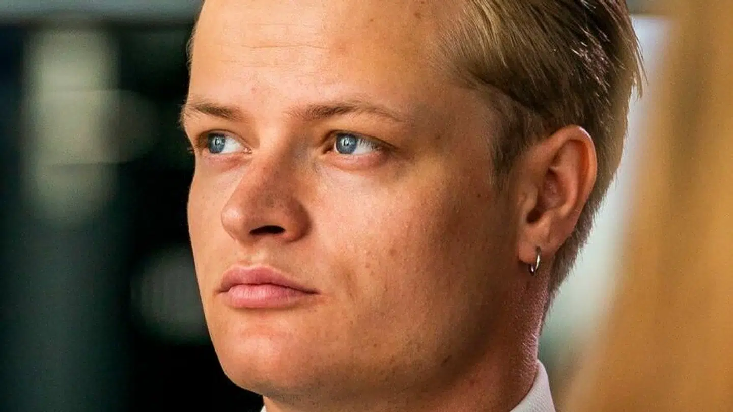 Hovedpersonen selv har indtil videre forholdt sig tavs.