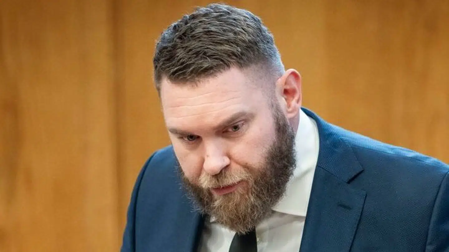 Steffen Larsen (LA) mener, at der var tale om ren egennytte, da regeringen i december vedtog koranloven.