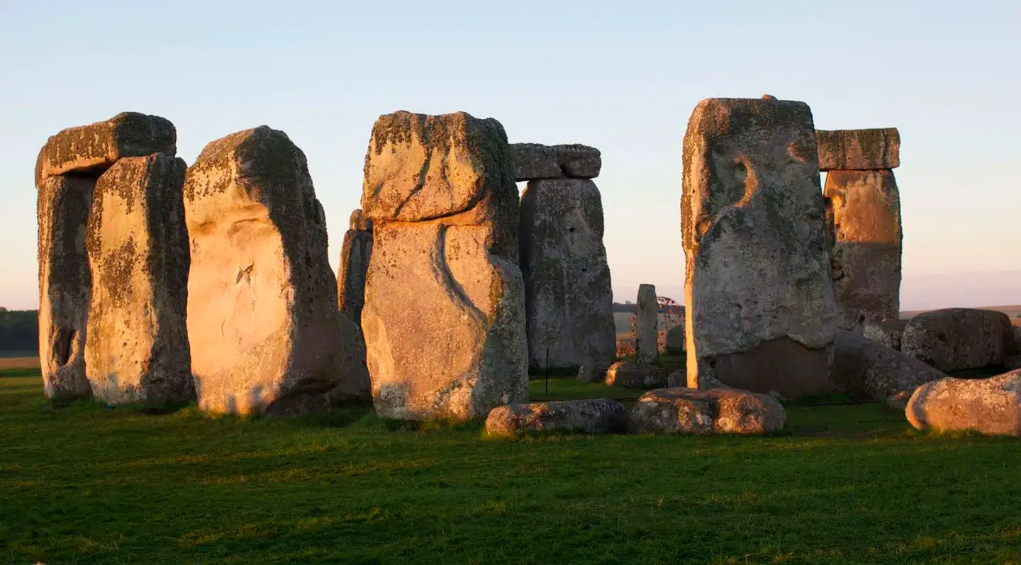 Det er stadig et mysterium, hvem der har opstillet Stonehenge, hvorfor de har gjort det og hvordan. Men nu ved vi, hvor den berømte altersten stammer fra. Foto: Andrew Cowie, Scanpix
